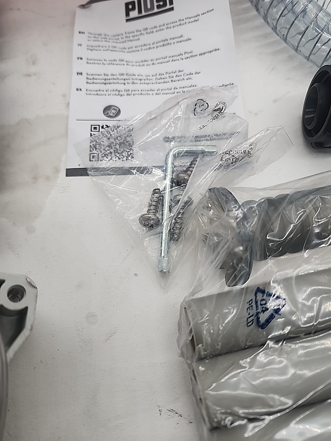 PIUSI USA F00332A3 ROTARY DEF PUMP WITH 9FT HOSE & SPOUT, MISSING HANDLE SEE PIC