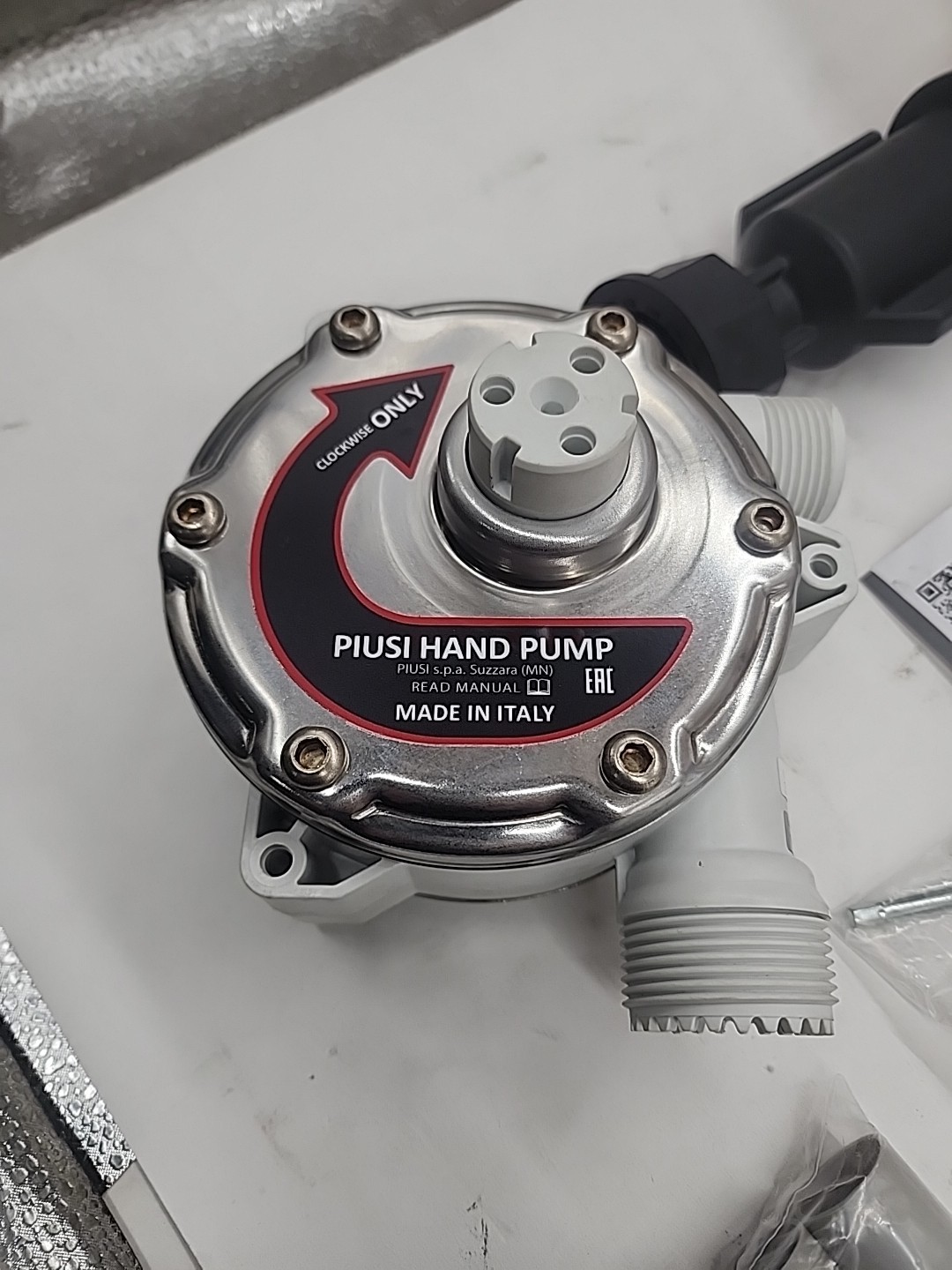 PIUSI USA F00332A3 ROTARY DEF PUMP WITH 9FT HOSE & SPOUT, MISSING HANDLE SEE PIC