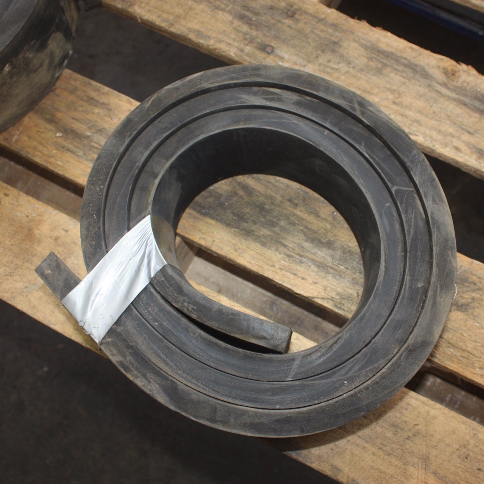Heavy duty rubber strip skirting pad block mats 20mm thick x 100mm x approx. 2m