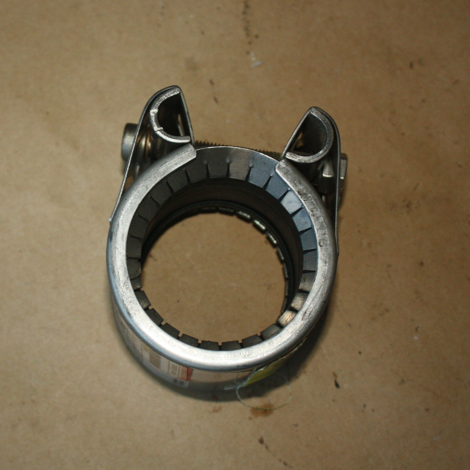 STRAUB Grip-L Coupling 2″ Inch Pipe Size 20301 48.3mm NBR/ss 1.9″ inch