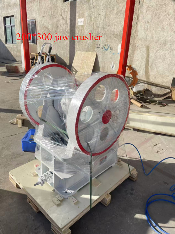 150*250 Mobile jaw crusher 200*300 Hammer Crusher with diesel engine on stock