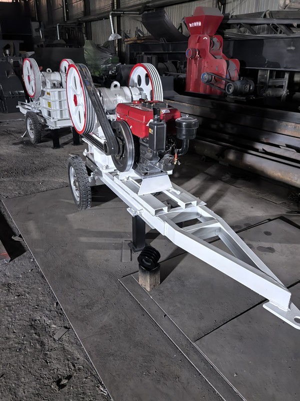 150*250 Mobile jaw crusher 200*300 Hammer Crusher with diesel engine on stock