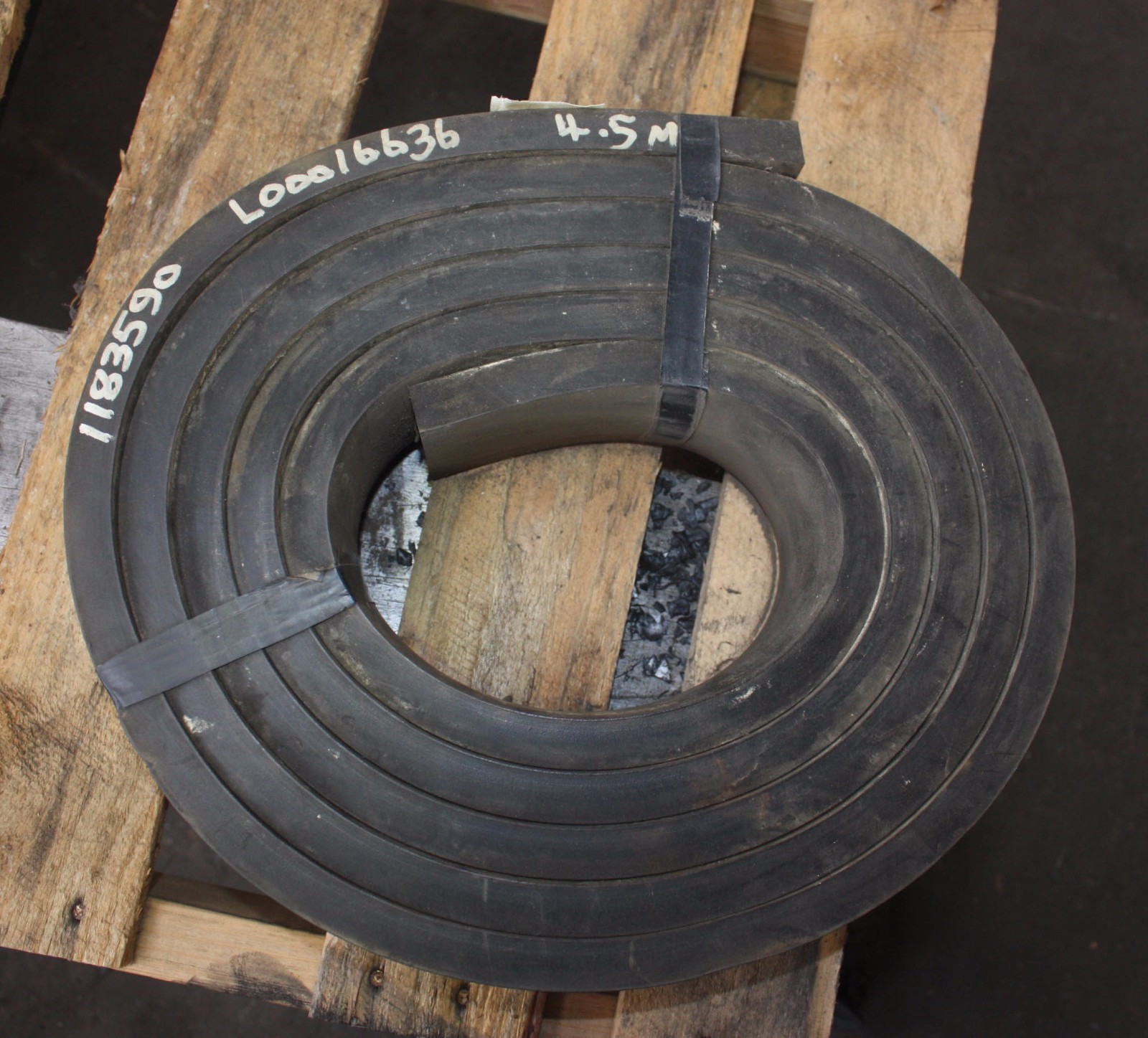 Heavy duty rubber strip skirting pad block mats 20mm thick x 100mm x 4.5m