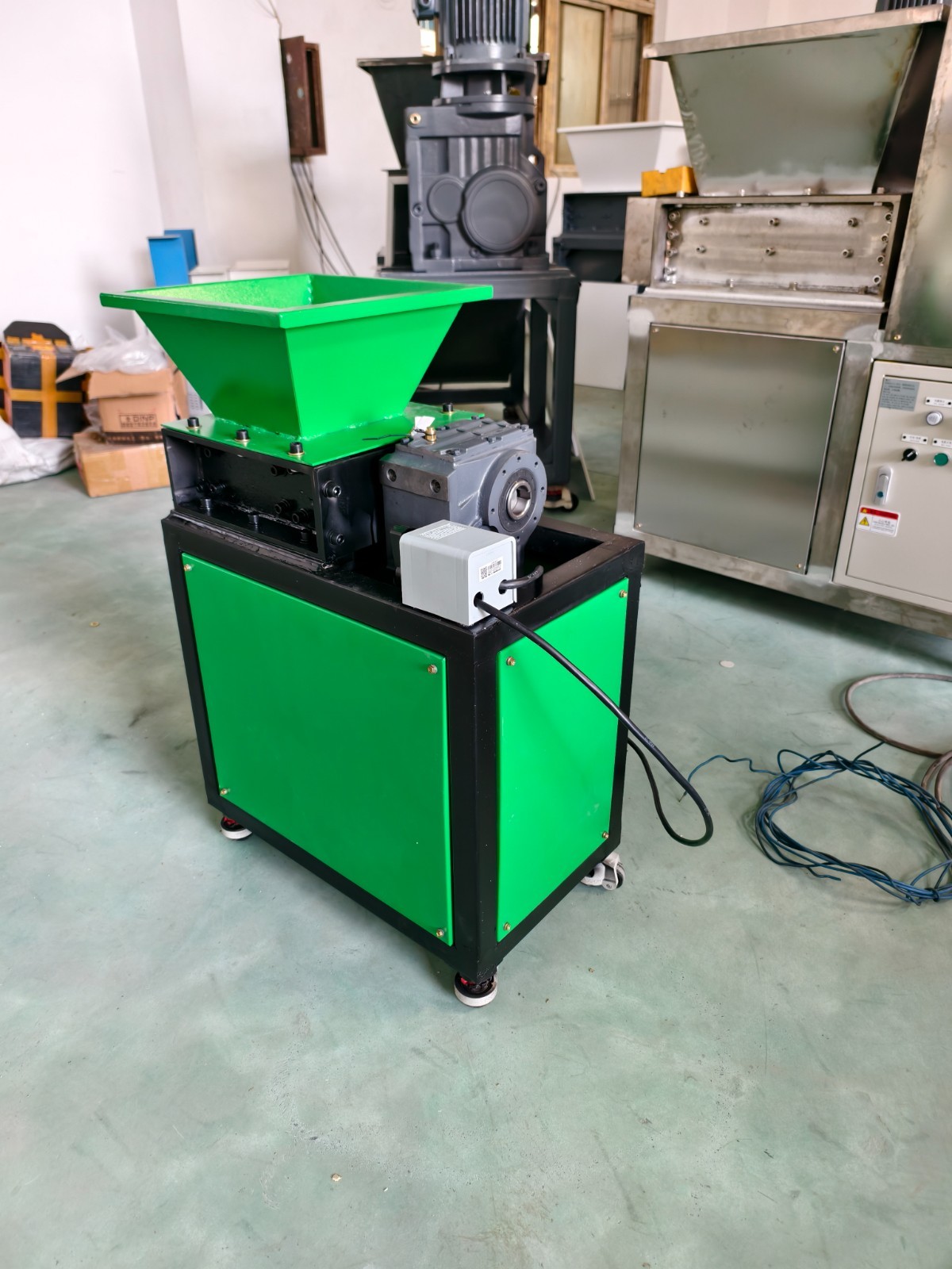 400*600 hammer mill small gold ore breaker sand maker hammer Crusher mill at CA