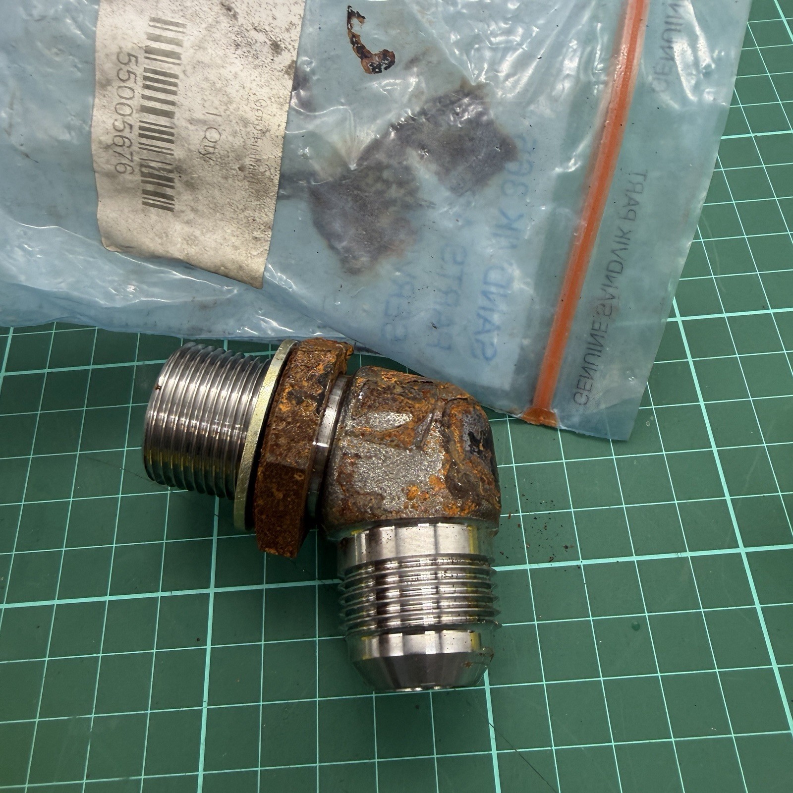 55005676 Sandvik Elbow Adaptor Assembly Drill Rig Rock Drill HLX RD AXERA NOS